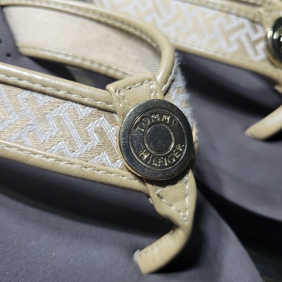 Tommy Hilfiger Wedge Summer Sandal Platform Flip Flops Tan TH pattern Straps, 8 - Picture 4 of 7